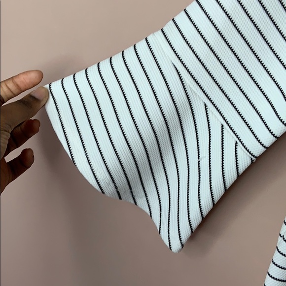 BLACK & WHITE ‘GREEN ENVELOPE’ TOP!! - Picture 6 of 7